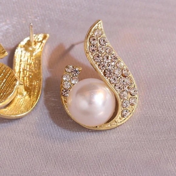 Fashion Stud Earrings Yellow Gold Tone with Faux Pearls Gem Rhinestone Stone - Picture 3 of 4